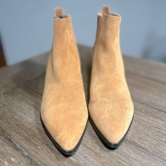 Like New!! Marc Fisher leather suede boots size 7 - Picture 2 of 11